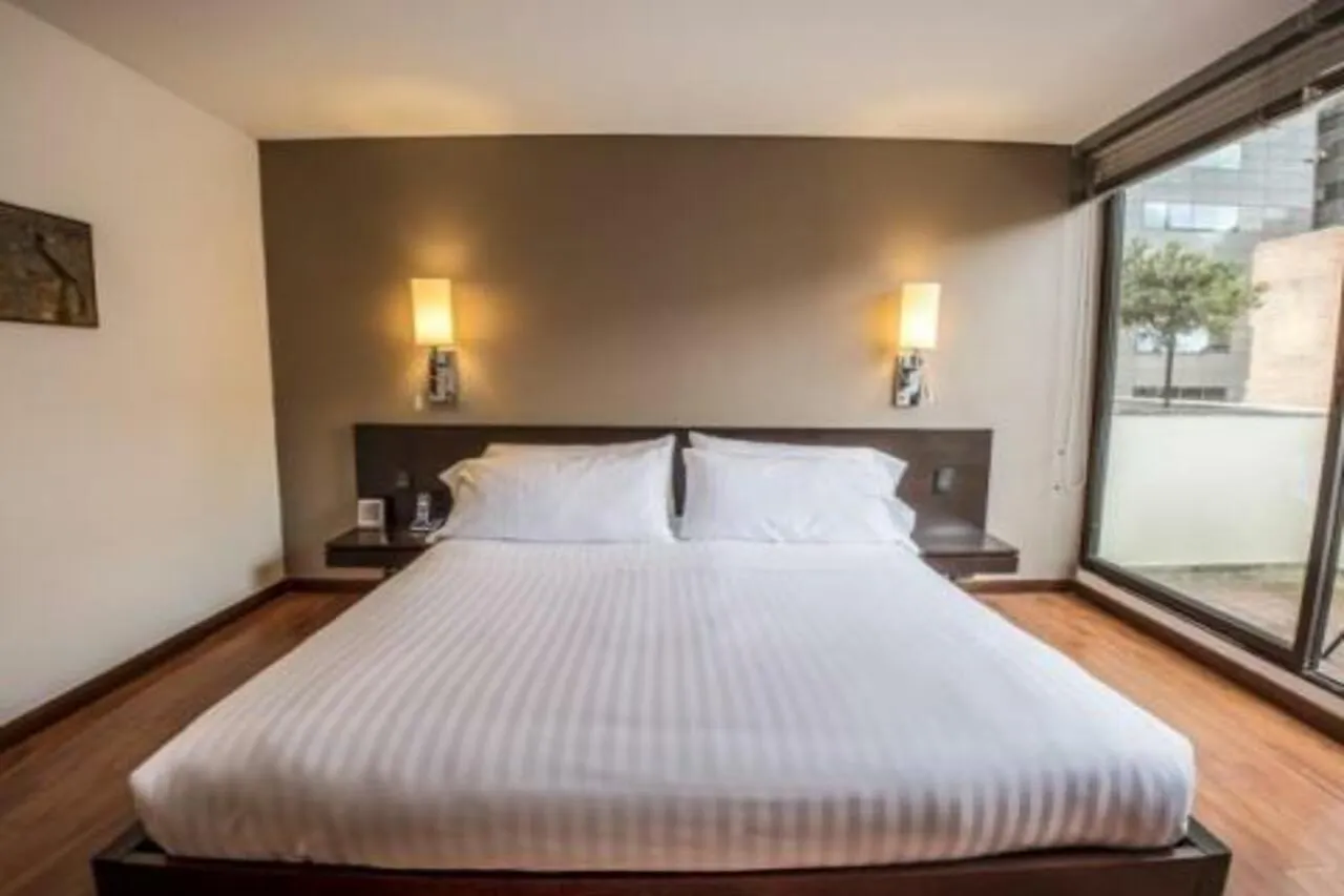 Hotel Lugano Suites Богота