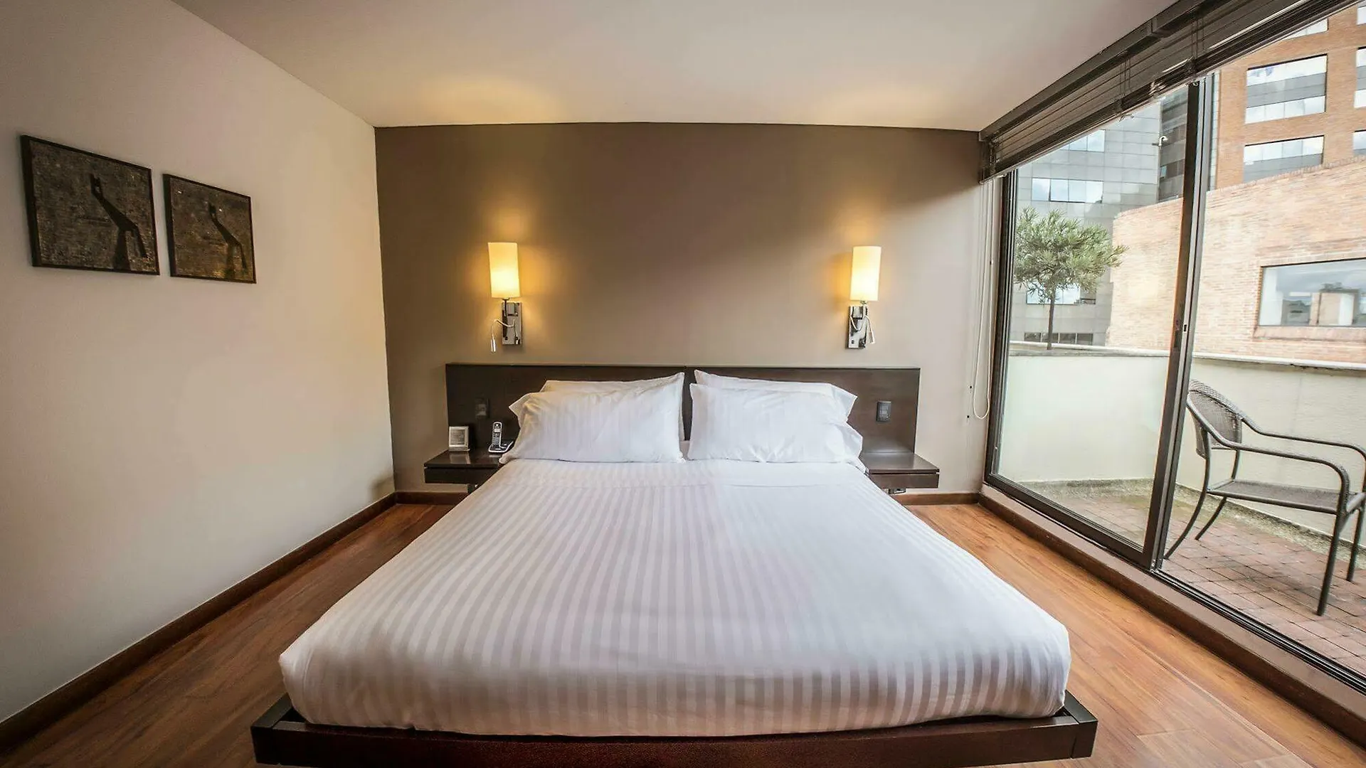 Hotel Lugano Suites Богота